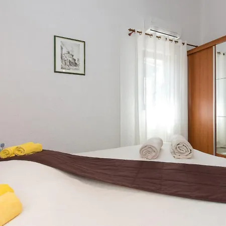 Starigrad-4 By Interhome