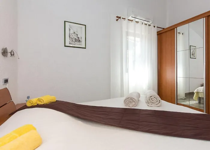 Starigrad-4 By Interhome